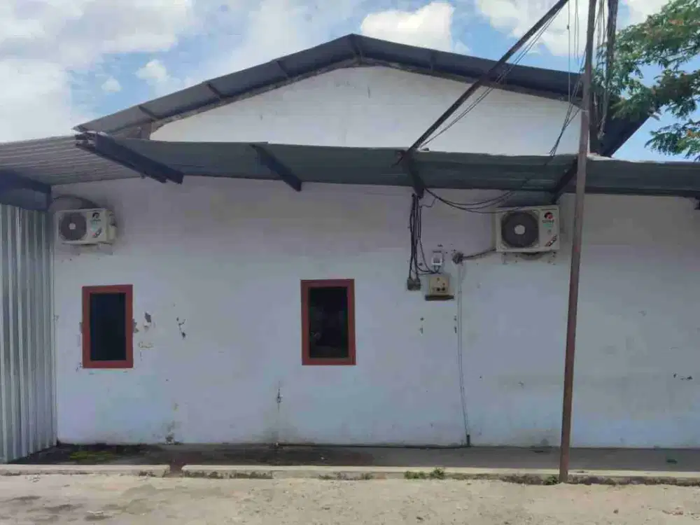 Gudang area kima dekat perintis kemerdekaan