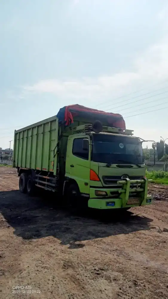 Di jual Hino Dum Tahun 2012