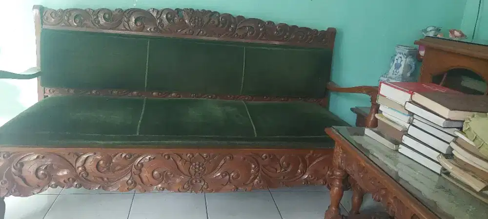 Di jual Kursi kayu antik jadul