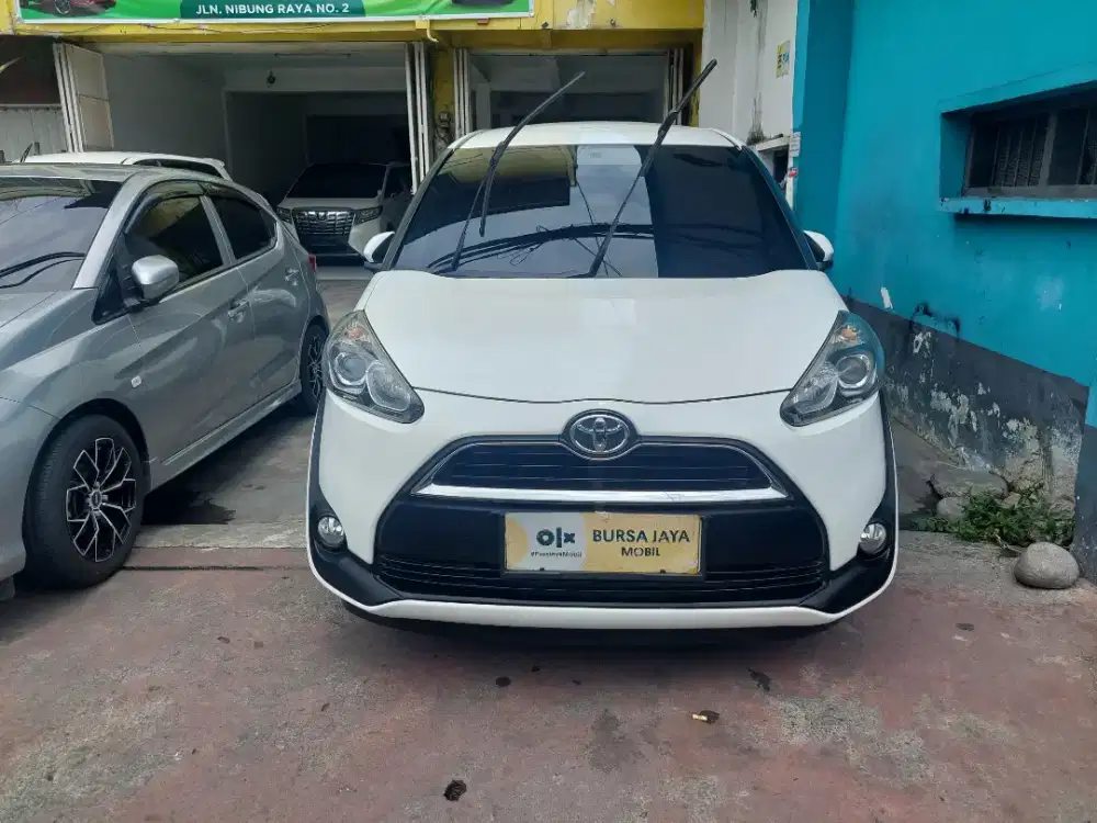 TOYOTA SIENTA V A/T 1.5 PUTIH 2016