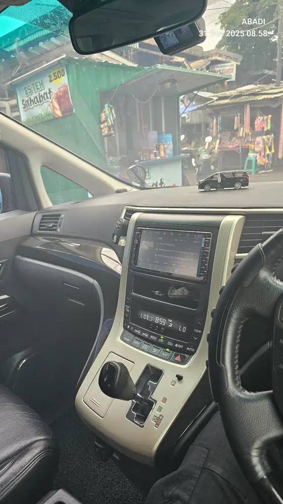 Toyota Vellfire 2011 Bensin