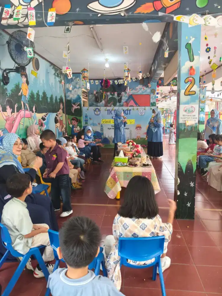 Pengasuh Anak/ Penjaga Anak