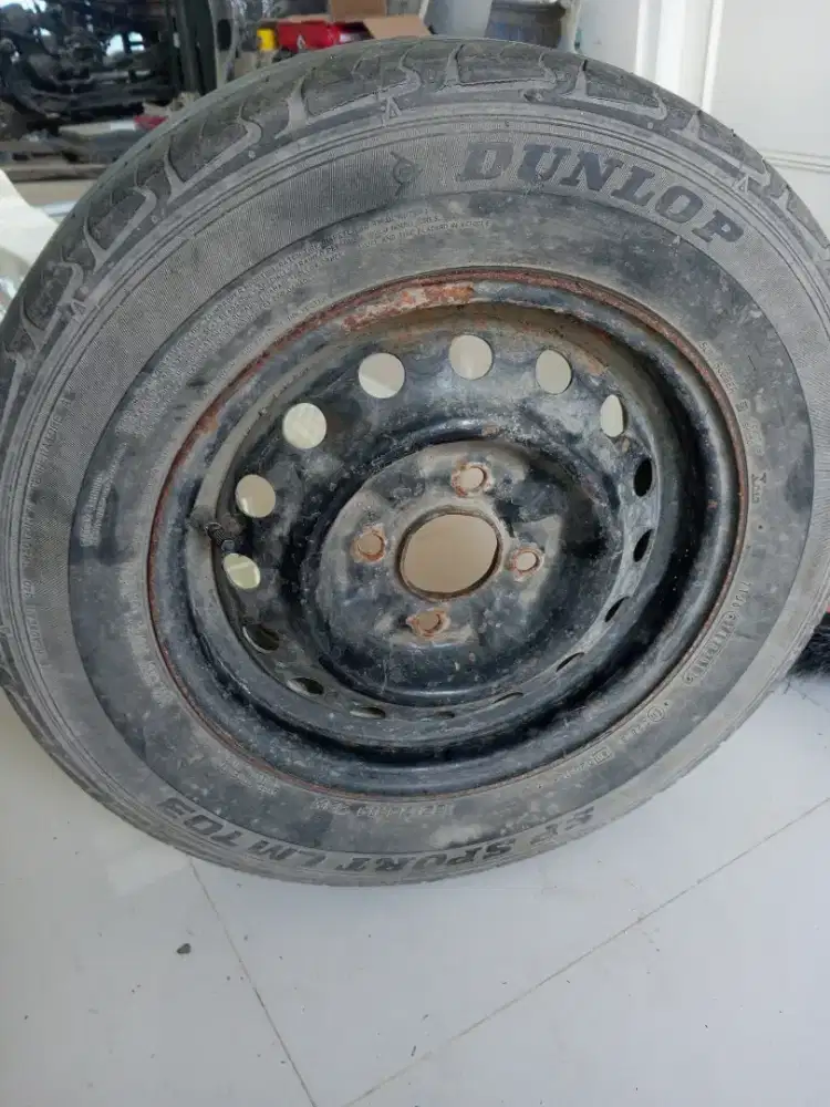 Velg kaleng ukuran R14