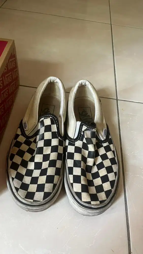 Preloved vans slip on checkerboard for kids