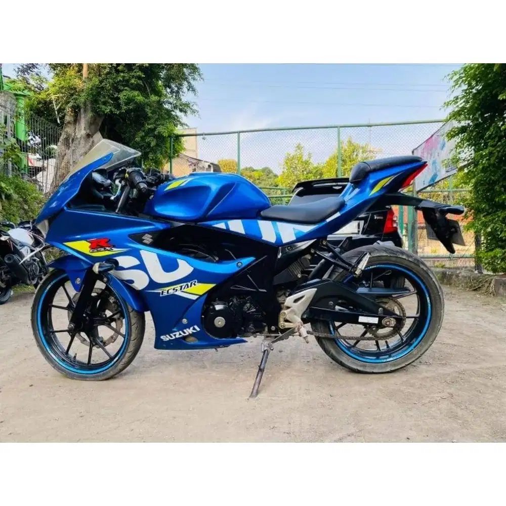 Jual motor GSX body masih original mulus