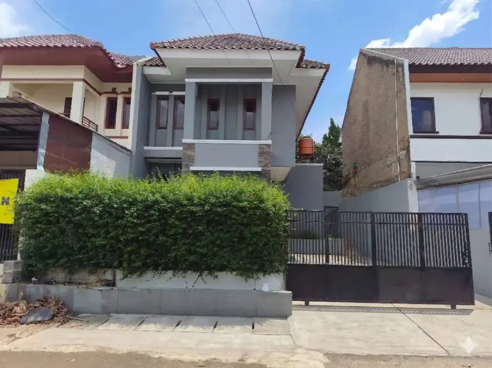 Dijual Rumah 2 Lantai di Komplek Pasadena