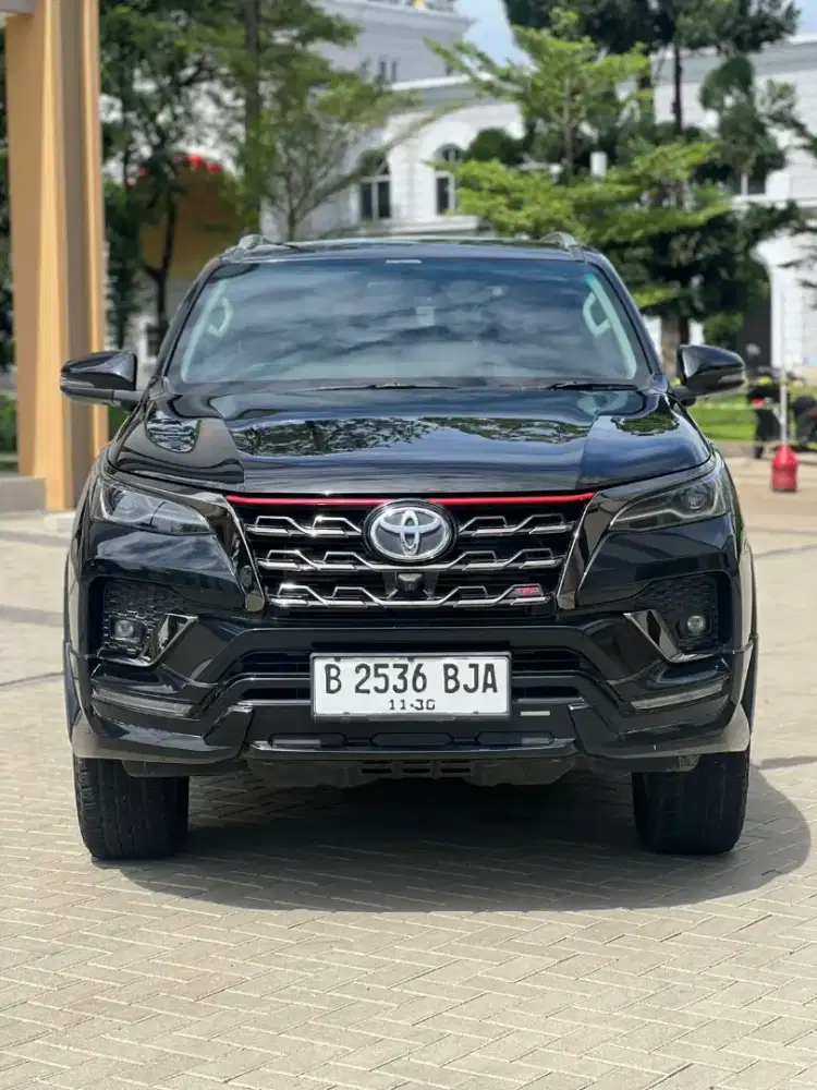 TOYOTA FORTUNER 2.4 VRZ TRD DIESEL AT 2020