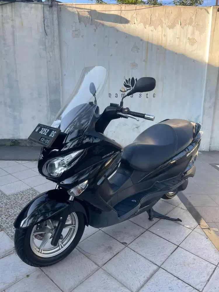 Suzuki Burgman 250 th 2015