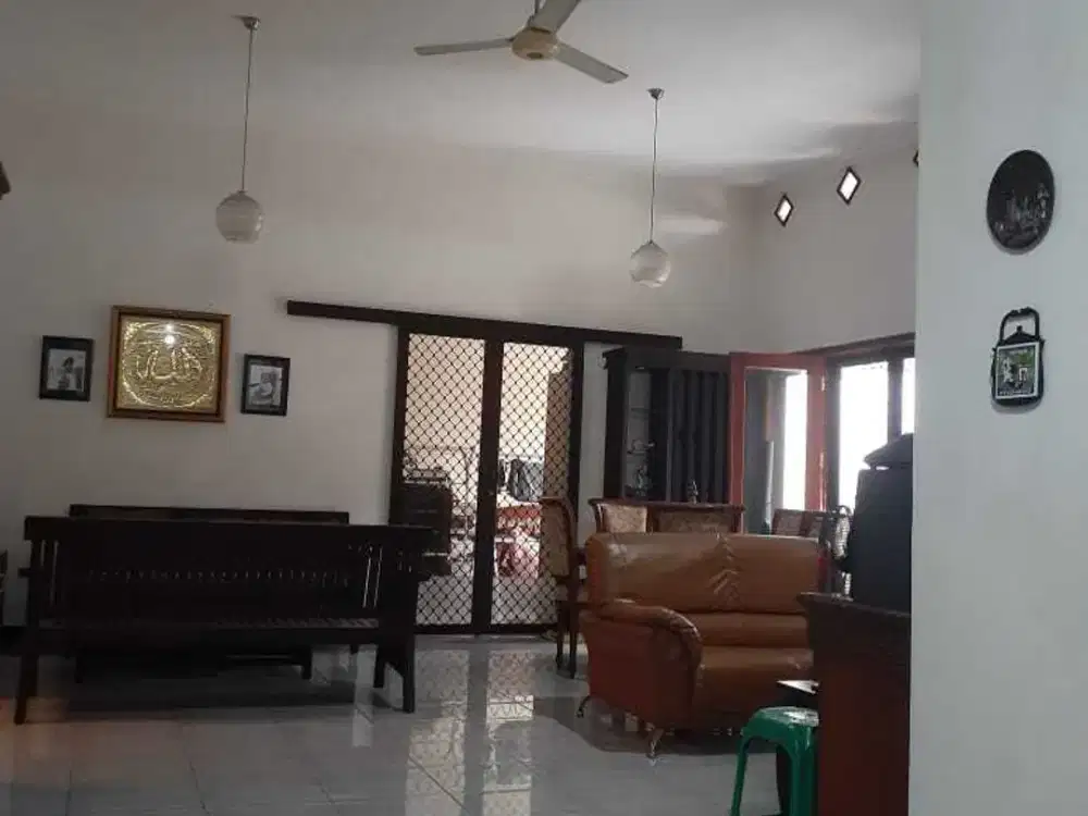 Kutisari Luas 160an Terawat Banget Harga Terjangkau