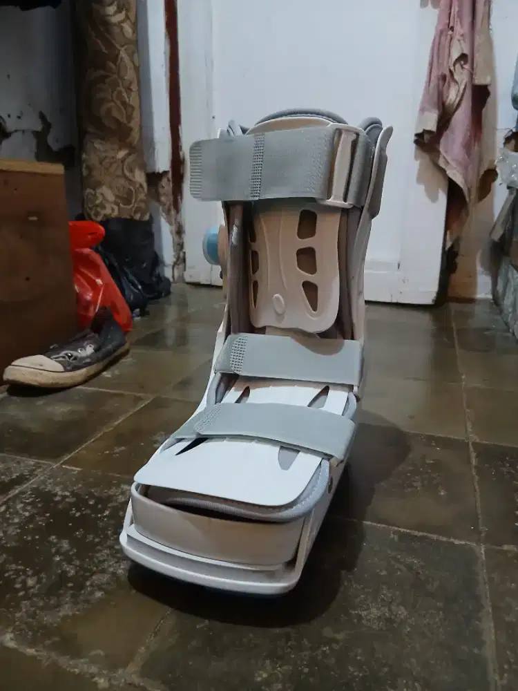 Sepatu Fraktur Orthopedic