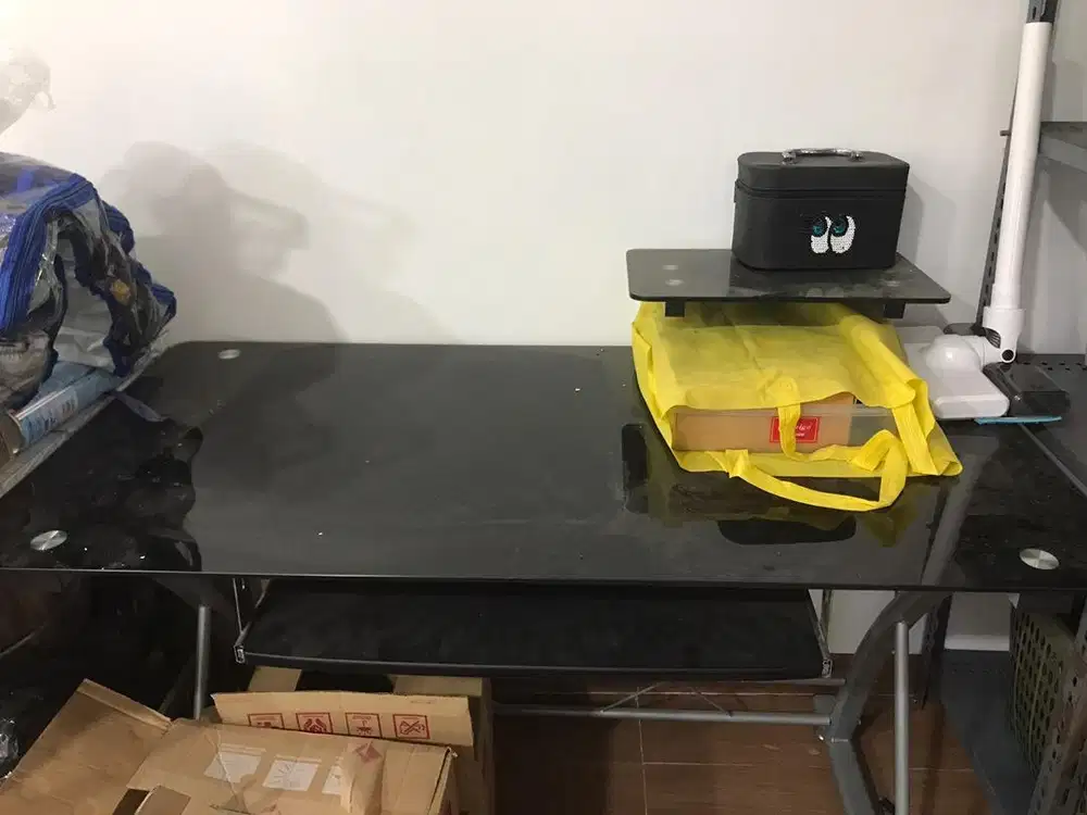 Mega gaming, meja kantor, meja komputer tempered glass