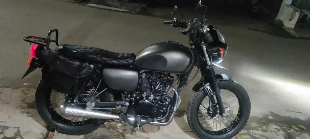 Jual motor w 175 modif costum kit bayak bonus nya