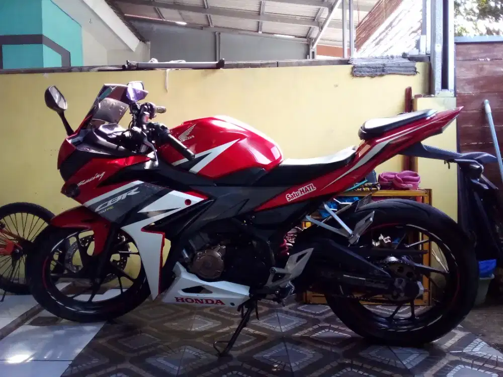 Cbr 150 R motor sport thn 2016