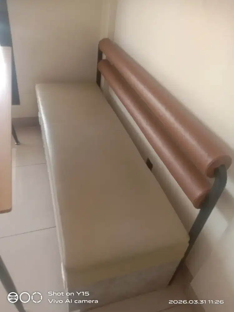 Jual murah sofa kafe lurus bahan triplek ambalan busa