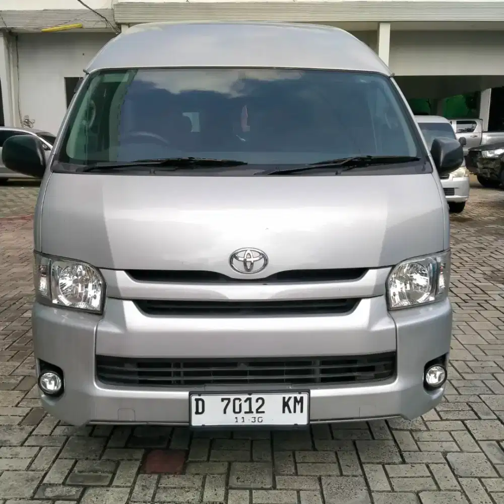 TOYOTA HIACE COMMUTER 2.5 MT 2020