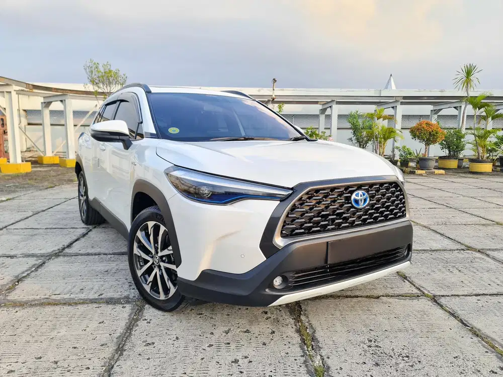 [KM30.000]TOYOTA COROLLA CROSS 1.8 HYBRID AT PUTIH 2022