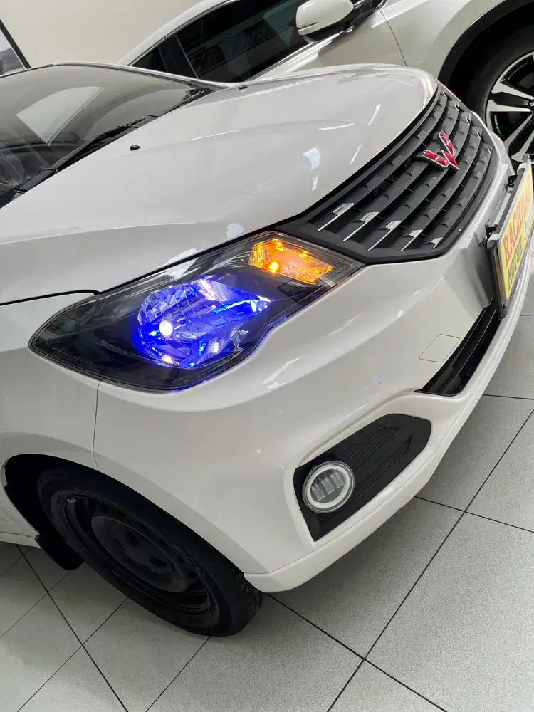 Wuling Confero DB 2023 Putih M/T 1.5cc