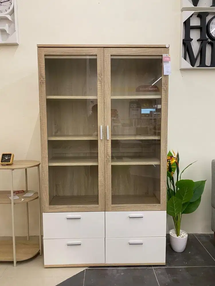 Lemari Arsip 2 pintu bahan kayu