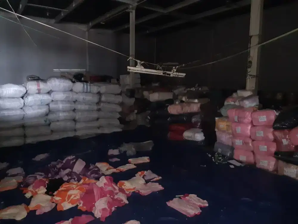 DISEWAKAN CEPAT GUDANG DI KAVLING DPR CIPONDOH