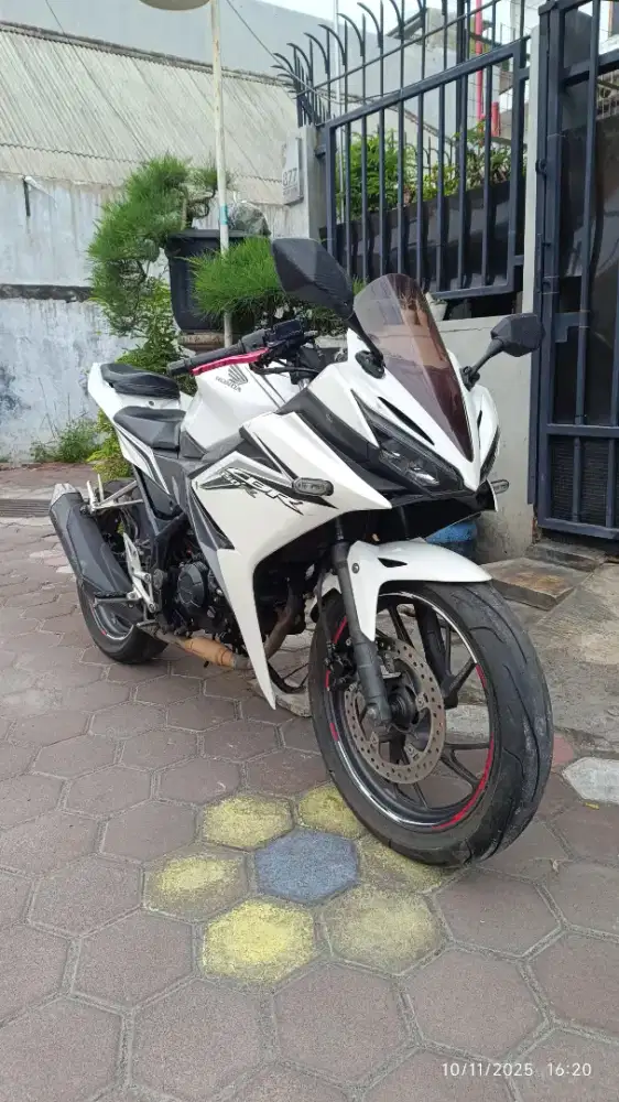 Honda CBR LED 2016 plat F pajak jalan lengkap mesin halus