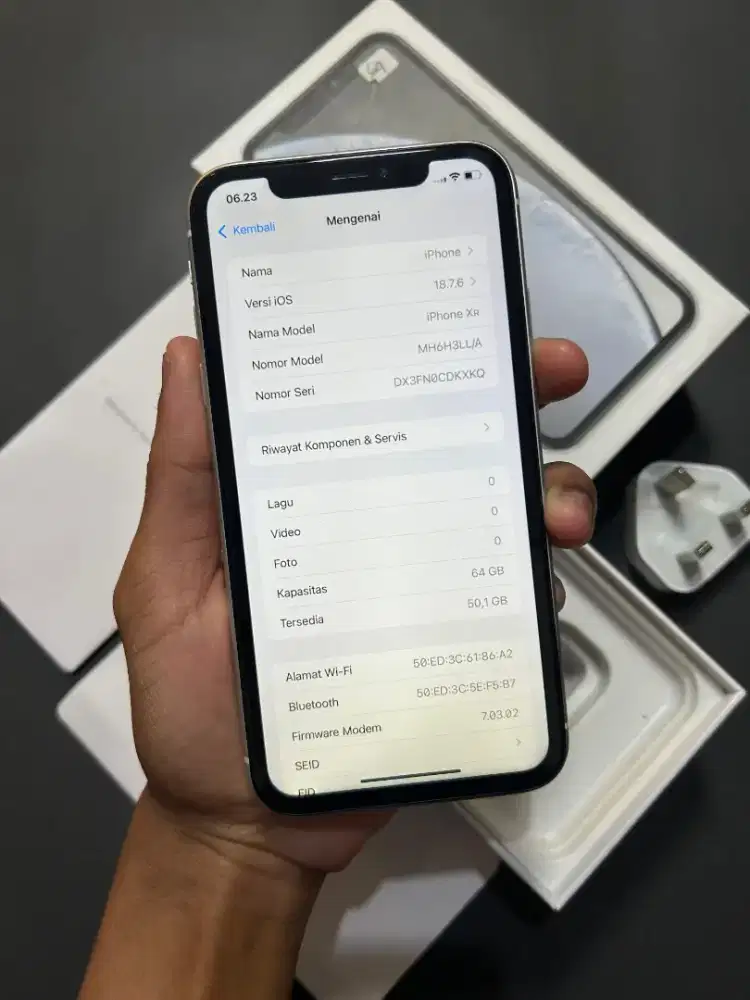 iPhone xr white