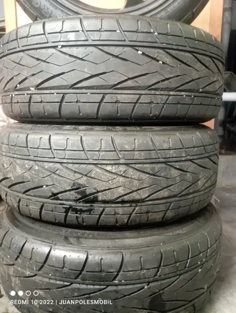 Di jual ban dan velg