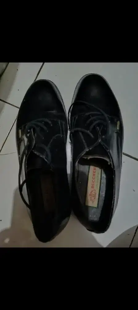 Dijual Sepatu Pantofel Buccheri size 41 Original