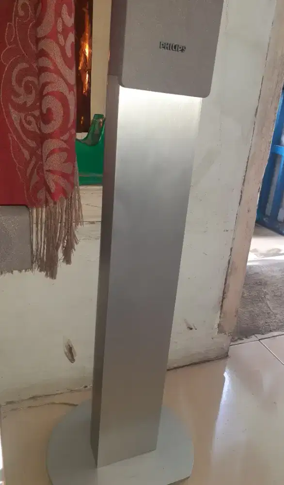 Sepasang speaker tower PHILIPS ORI Holland