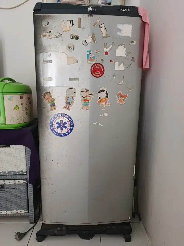 KULKAS BEKAS AQUA 1 PINTU