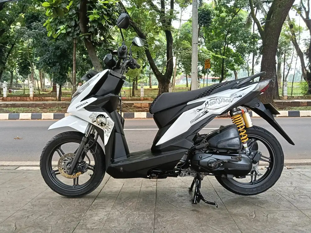 DIJUAL CASH HONDA BEAT STREET THN 2017 PAJAK IDUP SIAP PAKAI