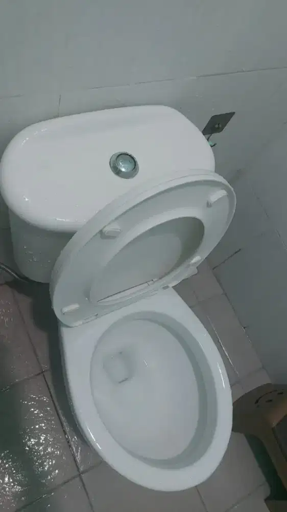 Pasang closet .wastafel .pipa bocor kran  patah .pompa air