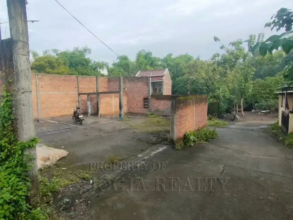 Tanah Hook dekat Kampus Alma Atta Tamantirto Kasihan Bantul