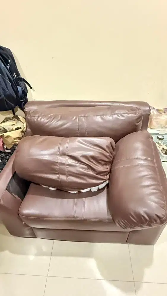Sofa kulit oscar