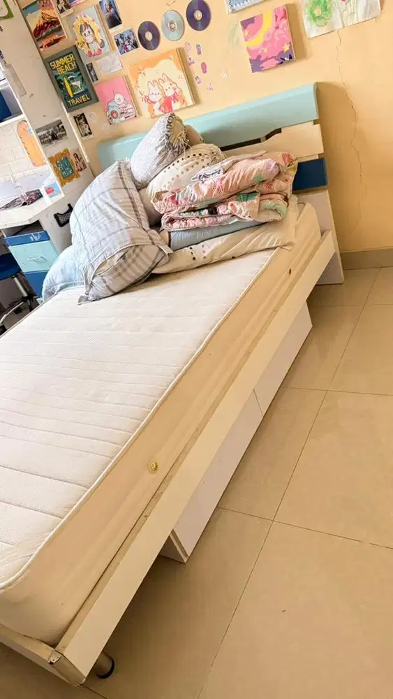 Lemari dipan meja belajar set