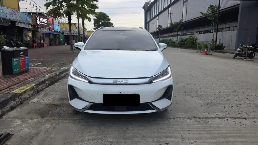 BYD M6 Superior 7 seat 2024