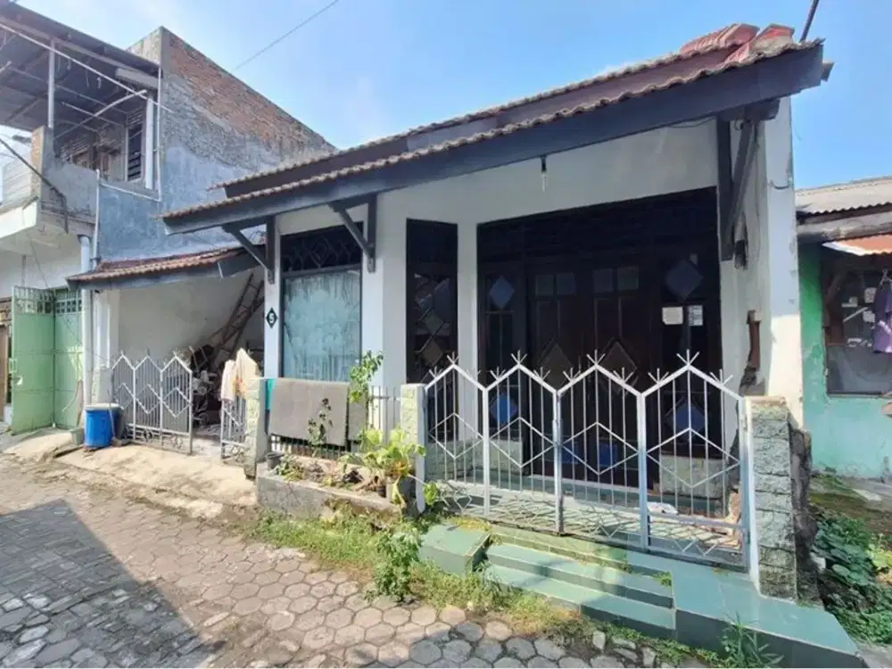 Rumah Secondary di Perumnas Minomartani Caturtunggal Sleman