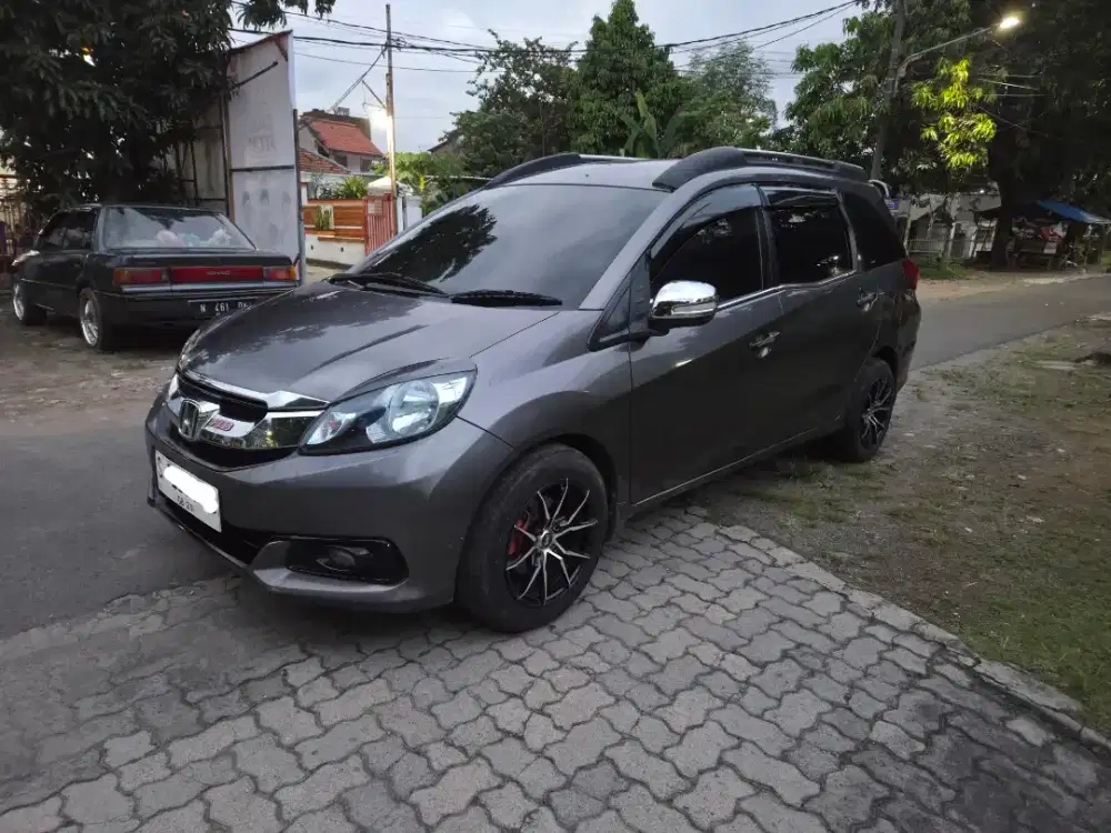 Honda mobilio E siap pakai