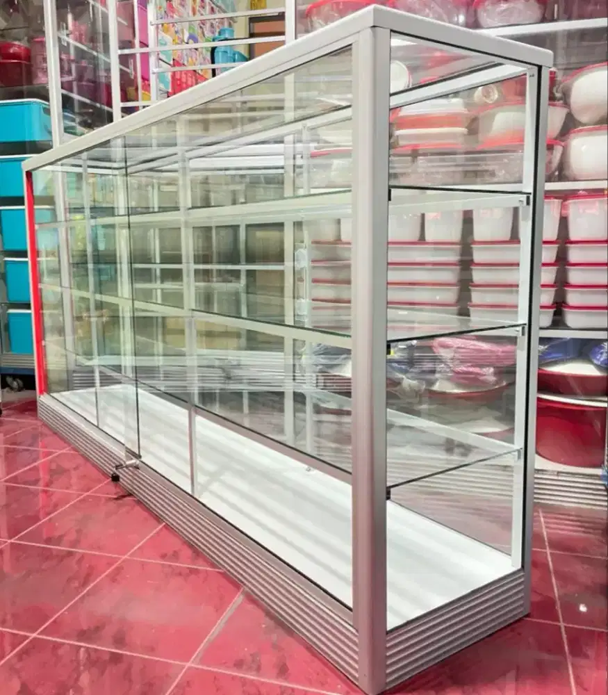 Di Jual Etalase Panjang (2Mx1M) Kondisi Baru