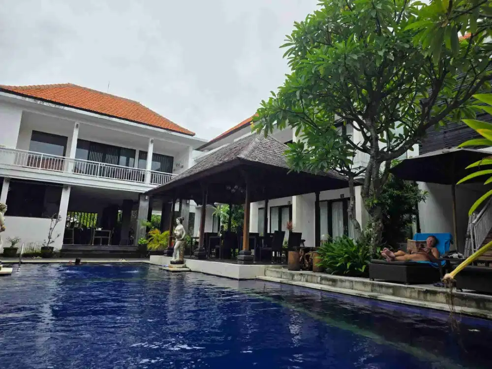 Dijual Hotel bintang 3 sangat murah di Kuta Bali.