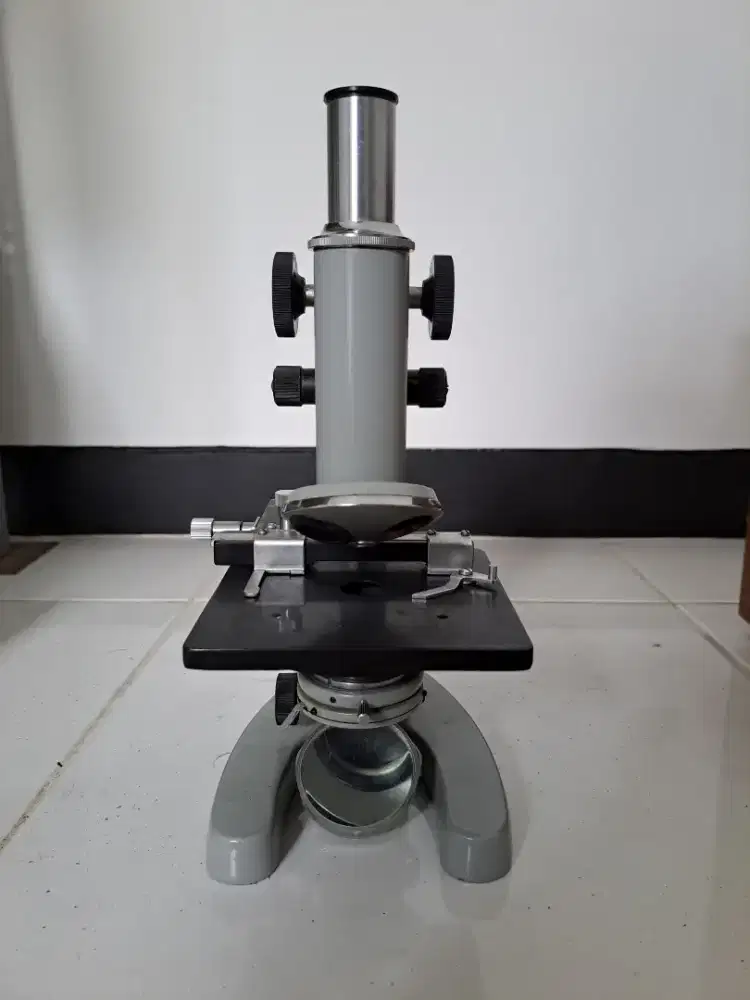 Microscope / Mikroskop untuk mahasiswa/siswa farmasi/kedokteran XSB-01