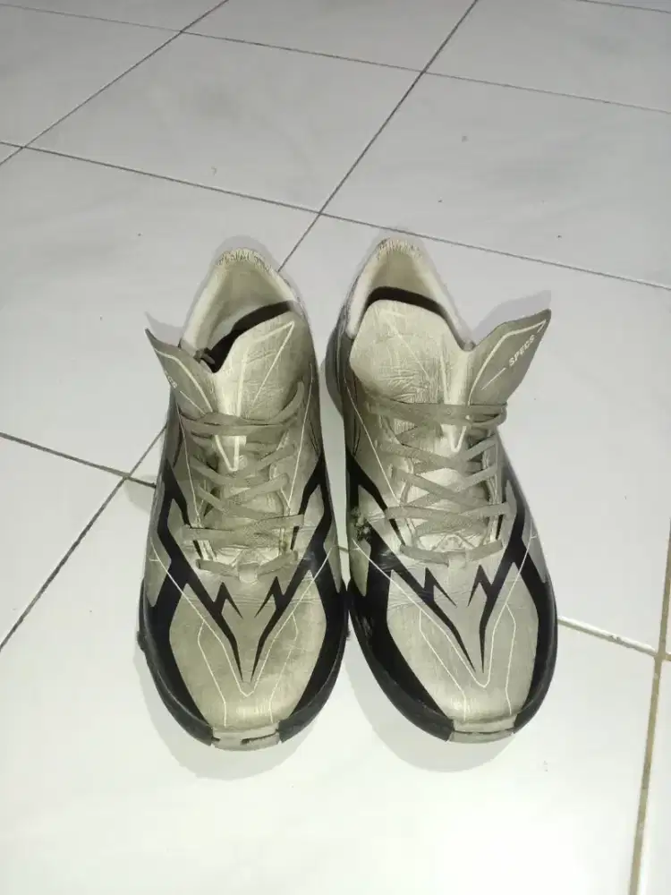 Dijual sepatu futsal SPECS