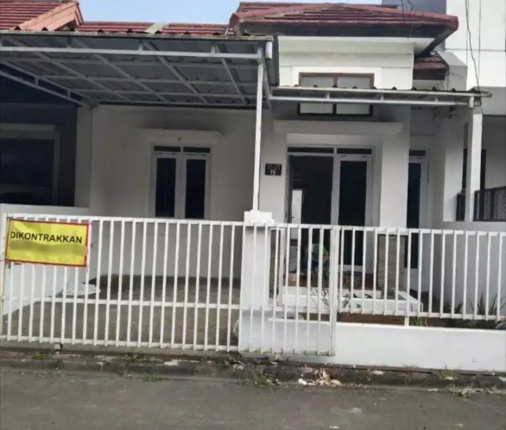 Dikontrakan 1 rumah 2 KT pertahun dikomplek