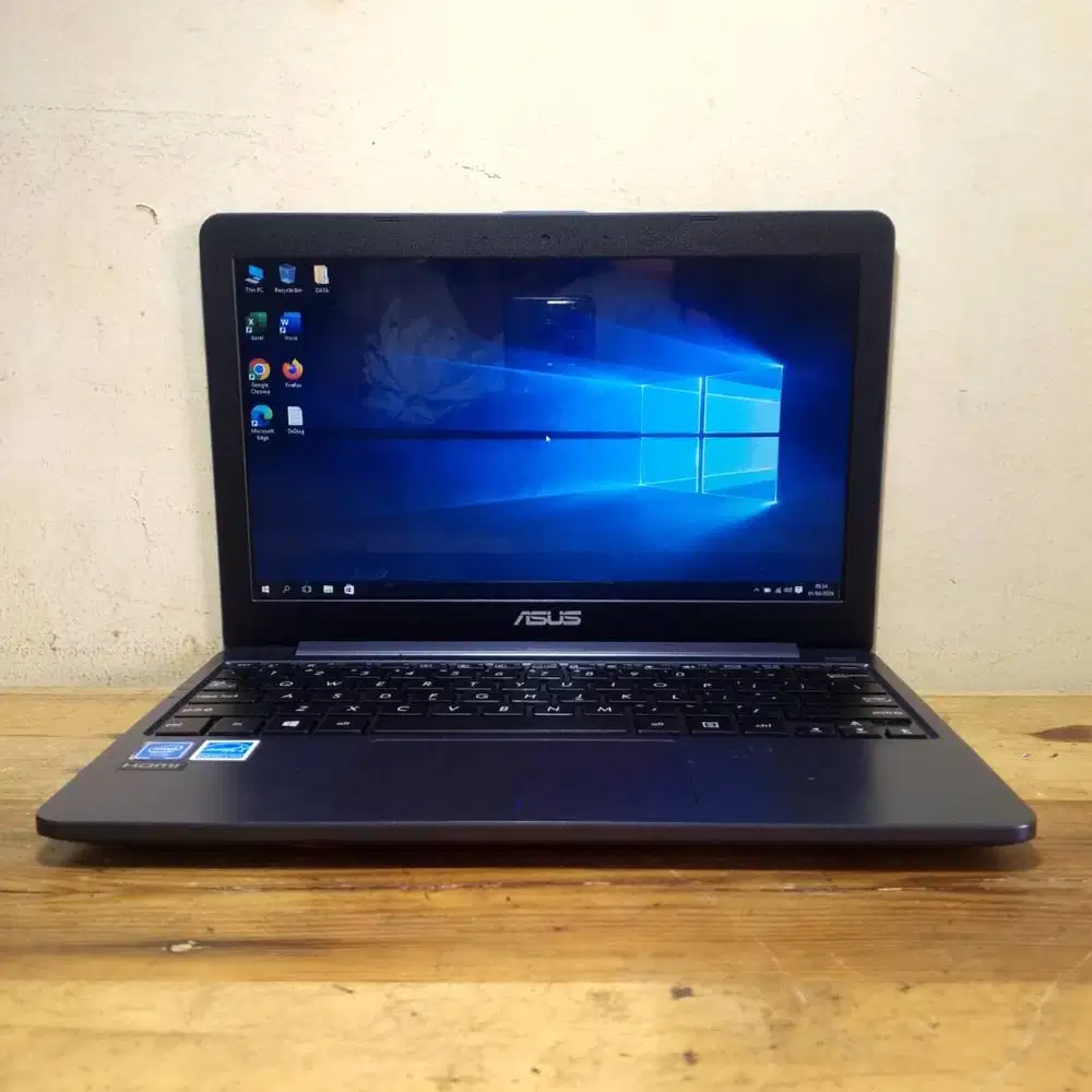 Netbook Asus Celeron N4000 11.6 inch siap pakai buat belajar anak