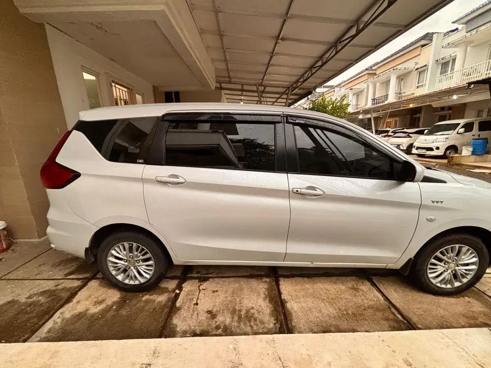 JUAL ERTIGA 2019 PUTIH BEKAS