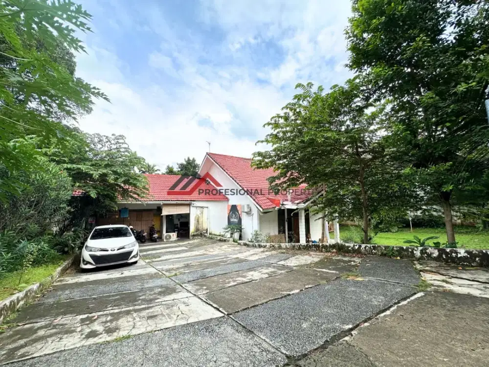 Rumah Lama Hitung Tanah Dekat Kemang Raya di Kemang, Jakarta Selatan