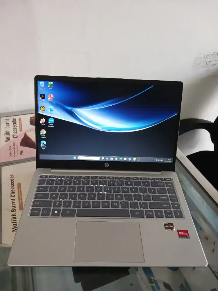 Laptop HP Amd Ryzen 3 7320U Ram 8 Ssd 512 Garansi Panjang