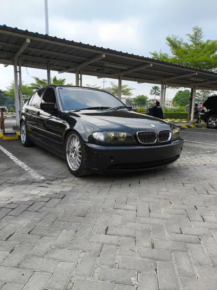 BMW 318i 2003 Bensin
