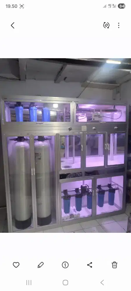 Depot air minum isi ulang baru