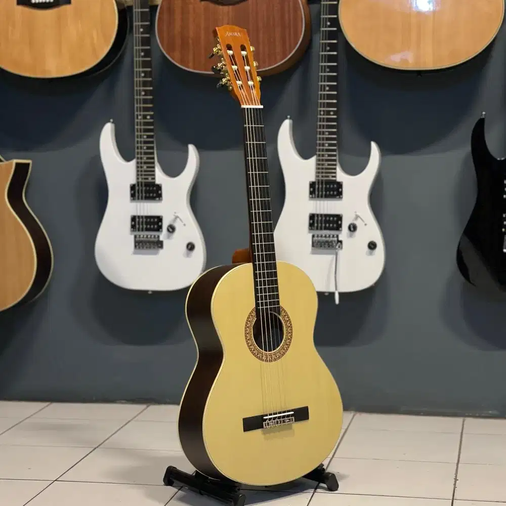 Gitar akustik klasik nilon original amara