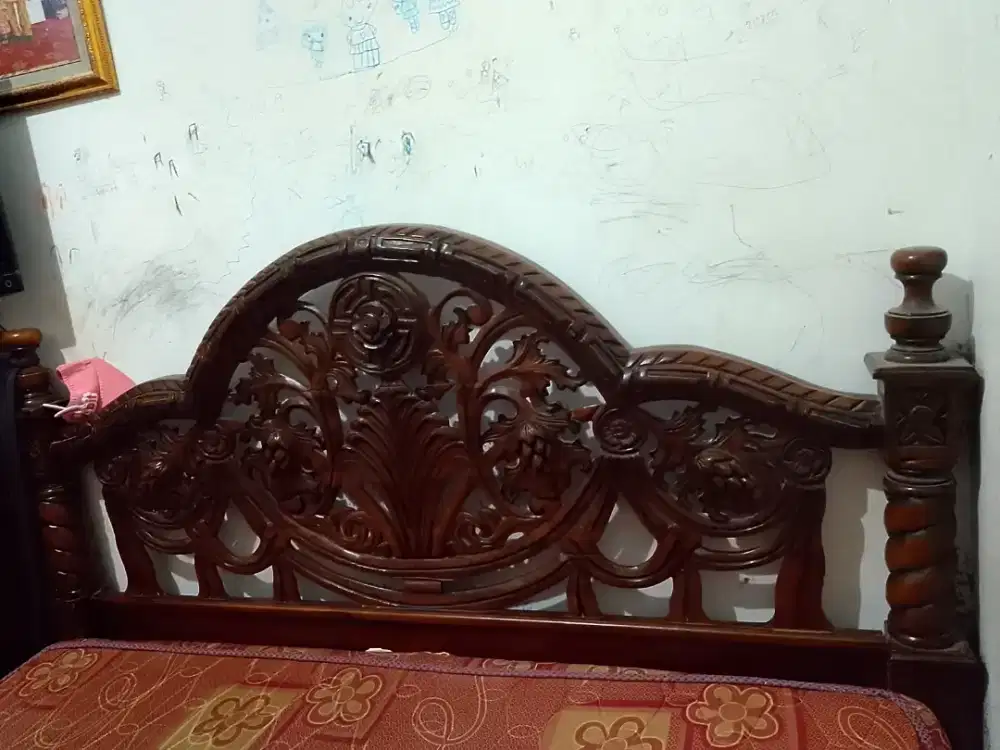 Dipan Jati tiara anggur tempat tidur no. 2 jati asli